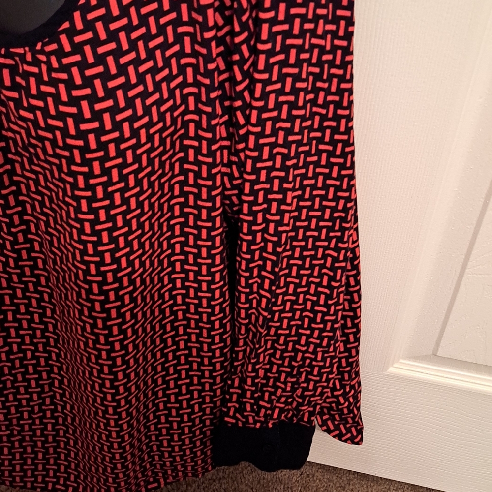 Old Navy Women's LS top - Picture 2 of 6